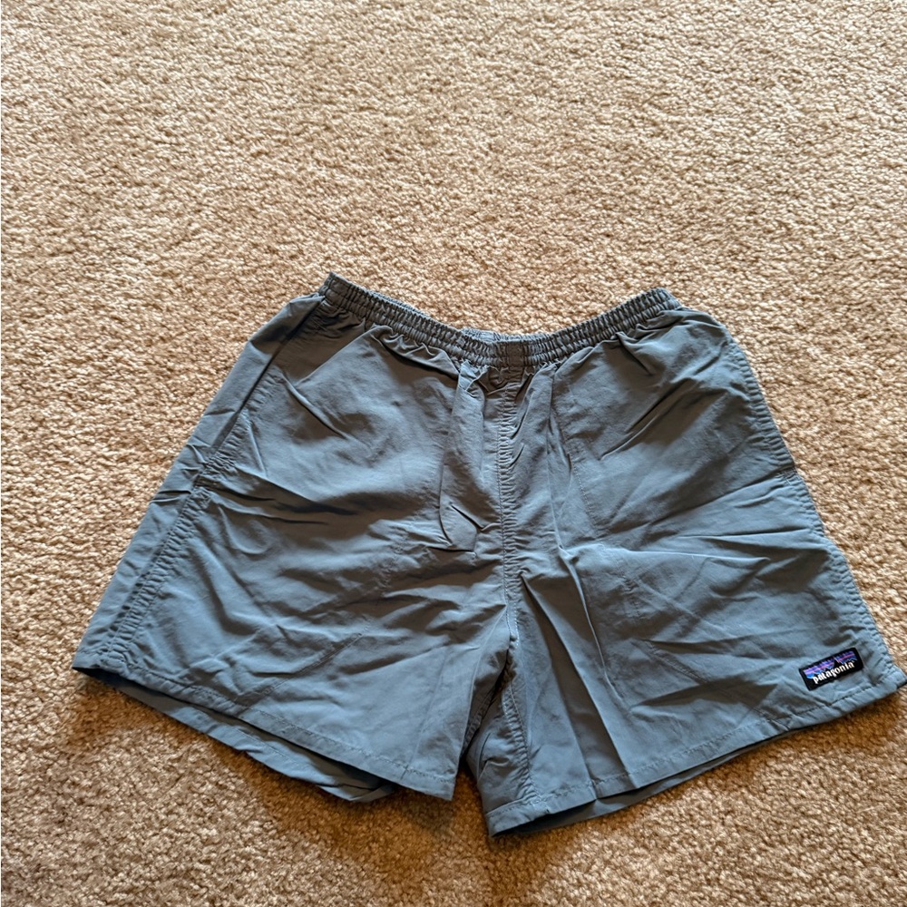 Patagonia men’s lined hiking/ water shorts sz med blue w/pockets